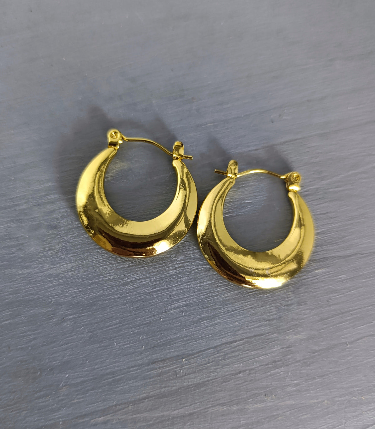 Ατσάλινα σκουλαρίκια!