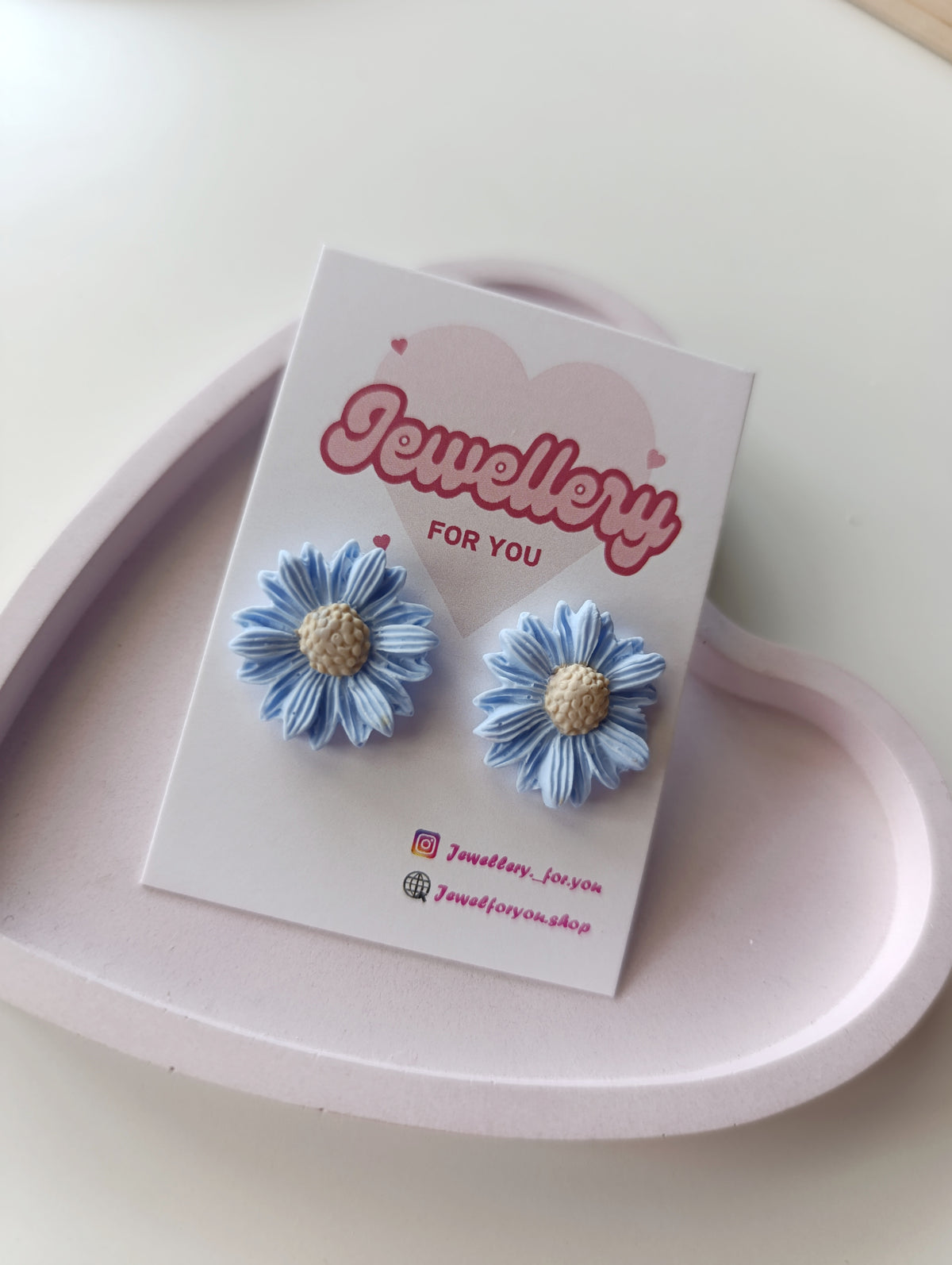 Flower earrings 🌼